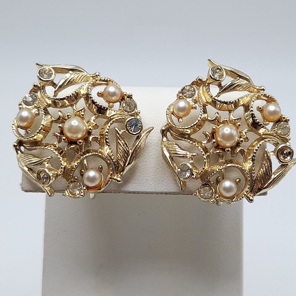 Vintage Gold Toned Faux Pearl Rhinestone Sarah Coventry Clip on Earrings